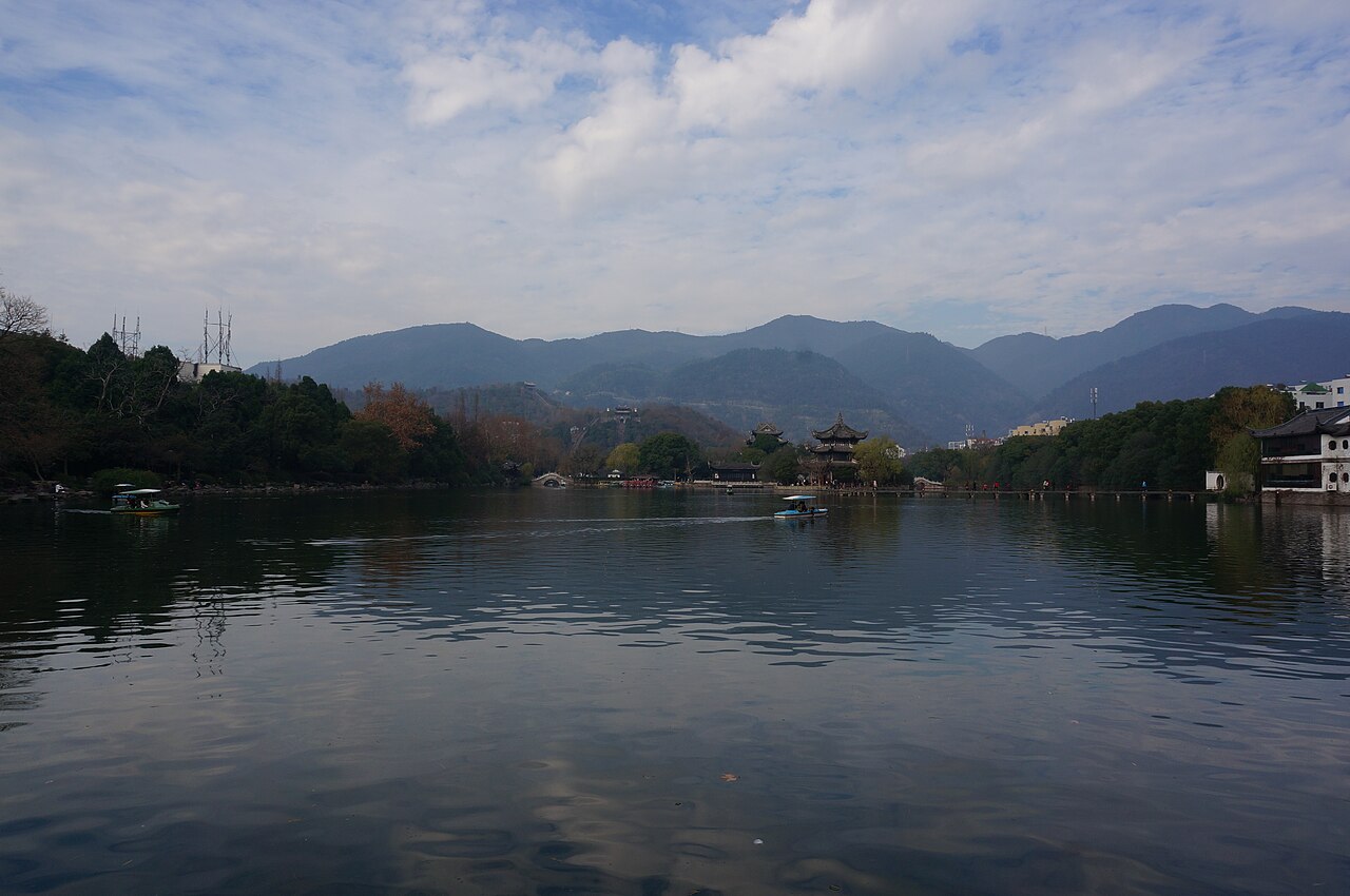 Linhai East Lake