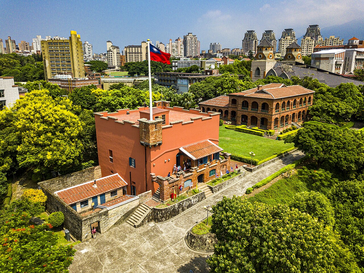 Tamsui Old Street / riverfront
